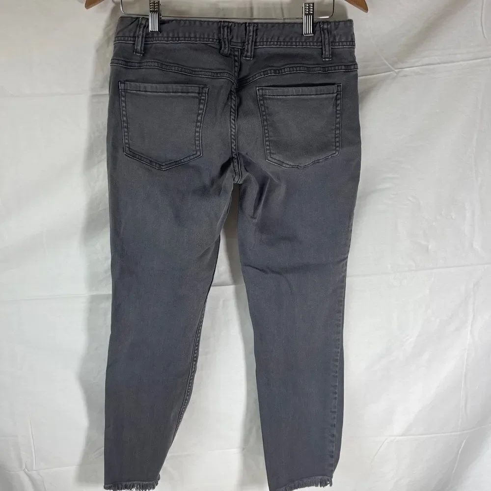 Free People Grey Raw Hem Busted Knee‎ Skinny Crop Jeans Sz 30